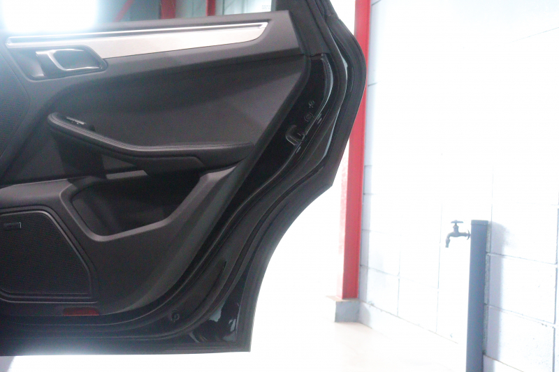 ポルシェ マカン ﾀｰﾎﾞ　MY17 PASM 黒本革 18Way電動ｼｰﾄ ｼｰﾄﾋｰﾀｰ ｱﾙｶﾝﾀｰﾗﾙｰﾌﾗｲﾅｰ PCMﾅﾋﾞ BOSEｻｳﾝﾄﾞ Car Play PDLS付LEDﾍｯﾄﾞﾗｲﾄ 360ｶﾒﾗ 21ｲﾝﾁHRE522Mｱﾙﾐ KWｻｽﾍﾟﾝｼｮﾝ　2年保証