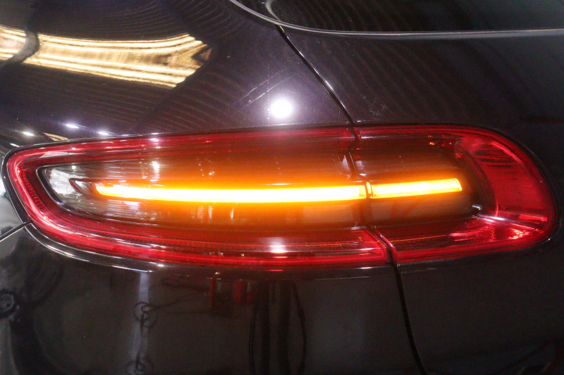 ポルシェ マカン ﾀｰﾎﾞ　MY17 PASM 黒本革 18Way電動ｼｰﾄ ｼｰﾄﾋｰﾀｰ ｱﾙｶﾝﾀｰﾗﾙｰﾌﾗｲﾅｰ PCMﾅﾋﾞ BOSEｻｳﾝﾄﾞ Car Play PDLS付LEDﾍｯﾄﾞﾗｲﾄ 360ｶﾒﾗ 21ｲﾝﾁHRE522Mｱﾙﾐ KWｻｽﾍﾟﾝｼｮﾝ　2年保証