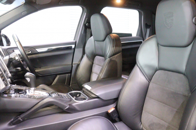 ポルシェ カイエン ﾌﾟﾗﾁﾅｴﾃﾞｨｼｮﾝ　MY17 特別仕様車 後期ﾓﾃﾞﾙ ｱﾙｶﾝﾀｰﾗｺﾝﾋﾞｼｰﾄ(ﾌﾞﾗｯｸ) PCMﾅﾋﾞ BOSEｻｳﾝﾄﾞ CarPlay ﾌﾙｾｸﾞTV ﾎﾞﾃﾞｨ同色ﾜｲﾄﾞﾎｲｰﾙｱｰﾁ ﾊｲｸﾞﾛｽｴｸｽﾃﾘｱ 20ｲﾝﾁRSｽﾊﾟｲﾀﾞｰｱﾙﾐ　2年保証