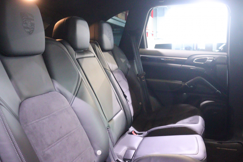 ポルシェ カイエン ﾌﾟﾗﾁﾅｴﾃﾞｨｼｮﾝ　MY17 特別仕様車 後期ﾓﾃﾞﾙ ｱﾙｶﾝﾀｰﾗｺﾝﾋﾞｼｰﾄ(ﾌﾞﾗｯｸ) PCMﾅﾋﾞ BOSEｻｳﾝﾄﾞ CarPlay ﾌﾙｾｸﾞTV ﾎﾞﾃﾞｨ同色ﾜｲﾄﾞﾎｲｰﾙｱｰﾁ ﾊｲｸﾞﾛｽｴｸｽﾃﾘｱ 20ｲﾝﾁRSｽﾊﾟｲﾀﾞｰｱﾙﾐ　2年保証