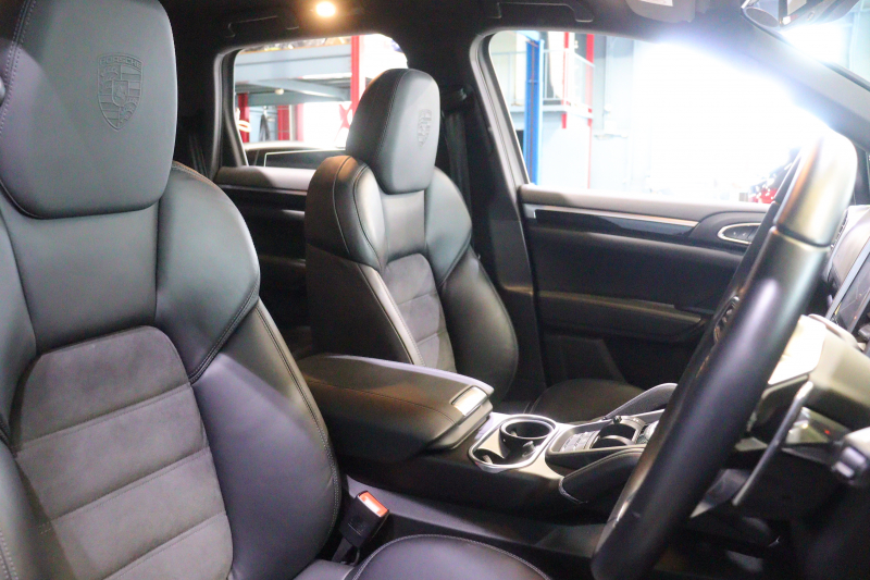 ポルシェ カイエン ﾌﾟﾗﾁﾅｴﾃﾞｨｼｮﾝ　MY17 特別仕様車 後期ﾓﾃﾞﾙ ｱﾙｶﾝﾀｰﾗｺﾝﾋﾞｼｰﾄ(ﾌﾞﾗｯｸ) PCMﾅﾋﾞ BOSEｻｳﾝﾄﾞ CarPlay ﾌﾙｾｸﾞTV ﾎﾞﾃﾞｨ同色ﾜｲﾄﾞﾎｲｰﾙｱｰﾁ ﾊｲｸﾞﾛｽｴｸｽﾃﾘｱ 20ｲﾝﾁRSｽﾊﾟｲﾀﾞｰｱﾙﾐ　2年保証