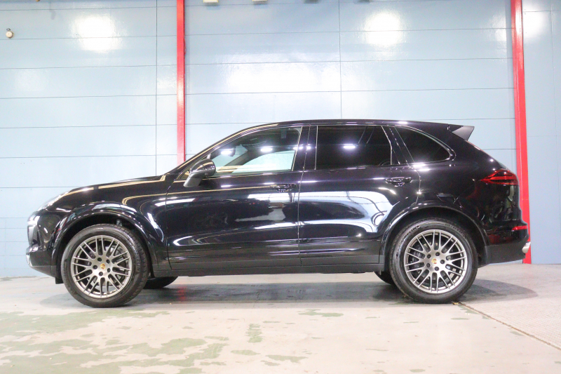 ポルシェ カイエン ﾌﾟﾗﾁﾅｴﾃﾞｨｼｮﾝ　MY17 特別仕様車 後期ﾓﾃﾞﾙ ｱﾙｶﾝﾀｰﾗｺﾝﾋﾞｼｰﾄ(ﾌﾞﾗｯｸ) PCMﾅﾋﾞ BOSEｻｳﾝﾄﾞ CarPlay ﾌﾙｾｸﾞTV ﾎﾞﾃﾞｨ同色ﾜｲﾄﾞﾎｲｰﾙｱｰﾁ ﾊｲｸﾞﾛｽｴｸｽﾃﾘｱ 20ｲﾝﾁRSｽﾊﾟｲﾀﾞｰｱﾙﾐ　2年保証