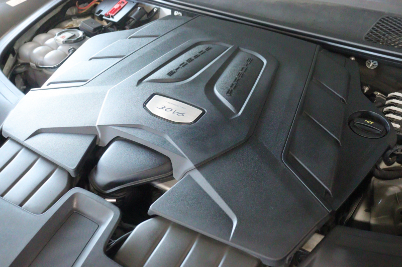 ポルシェ カイエン MY19 本革ｼｰﾄ(ﾌﾞﾗｯｸ) ﾒﾓﾘｰ機能付き電動ｼｰﾄ ｼｰﾄﾋｰﾀｰ ﾊﾟﾉﾗﾏｻﾝﾙｰﾌ PCMﾅﾋﾞ CarPlay LEDﾍｯﾄﾞﾗｲﾄ ｱｸﾃｨﾌﾞｸﾙｺﾝ ﾚｰﾝﾁｪﾝｼﾞ&ﾚｰﾝｷｰﾌﾟｱｼｽﾄ 21ｲﾝﾁｶｲｴﾝｴｸｽｸﾙｰｼﾌﾞﾃﾞｻﾞｲﾝｱﾙﾐ　2年保証