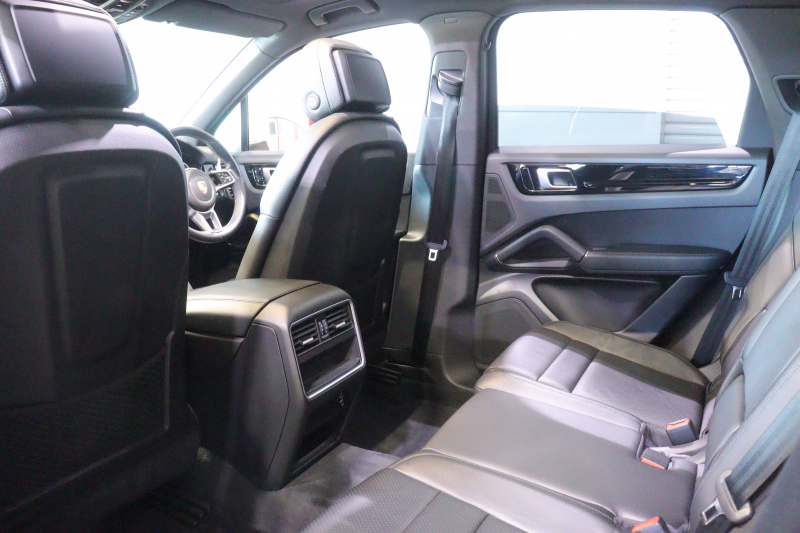 ポルシェ カイエン MY19 本革ｼｰﾄ(ﾌﾞﾗｯｸ) ﾒﾓﾘｰ機能付き電動ｼｰﾄ ｼｰﾄﾋｰﾀｰ ﾊﾟﾉﾗﾏｻﾝﾙｰﾌ PCMﾅﾋﾞ CarPlay LEDﾍｯﾄﾞﾗｲﾄ ｱｸﾃｨﾌﾞｸﾙｺﾝ ﾚｰﾝﾁｪﾝｼﾞ&ﾚｰﾝｷｰﾌﾟｱｼｽﾄ 21ｲﾝﾁｶｲｴﾝｴｸｽｸﾙｰｼﾌﾞﾃﾞｻﾞｲﾝｱﾙﾐ　2年保証