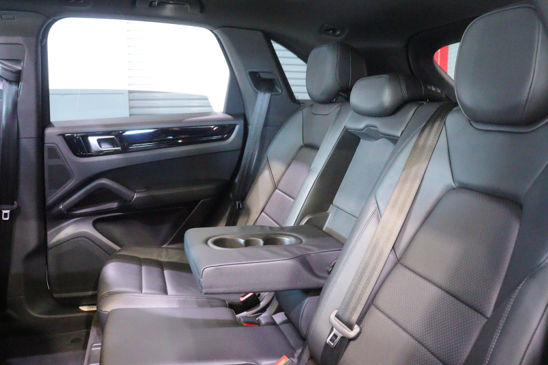 ポルシェ カイエン MY19 本革ｼｰﾄ(ﾌﾞﾗｯｸ) ﾒﾓﾘｰ機能付き電動ｼｰﾄ ｼｰﾄﾋｰﾀｰ ﾊﾟﾉﾗﾏｻﾝﾙｰﾌ PCMﾅﾋﾞ CarPlay LEDﾍｯﾄﾞﾗｲﾄ ｱｸﾃｨﾌﾞｸﾙｺﾝ ﾚｰﾝﾁｪﾝｼﾞ&ﾚｰﾝｷｰﾌﾟｱｼｽﾄ 21ｲﾝﾁｶｲｴﾝｴｸｽｸﾙｰｼﾌﾞﾃﾞｻﾞｲﾝｱﾙﾐ　2年保証