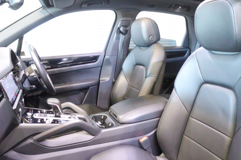 ポルシェ カイエン MY19 本革ｼｰﾄ(ﾌﾞﾗｯｸ) ﾒﾓﾘｰ機能付き電動ｼｰﾄ ｼｰﾄﾋｰﾀｰ ﾊﾟﾉﾗﾏｻﾝﾙｰﾌ PCMﾅﾋﾞ CarPlay LEDﾍｯﾄﾞﾗｲﾄ ｱｸﾃｨﾌﾞｸﾙｺﾝ ﾚｰﾝﾁｪﾝｼﾞ&ﾚｰﾝｷｰﾌﾟｱｼｽﾄ 21ｲﾝﾁｶｲｴﾝｴｸｽｸﾙｰｼﾌﾞﾃﾞｻﾞｲﾝｱﾙﾐ　2年保証