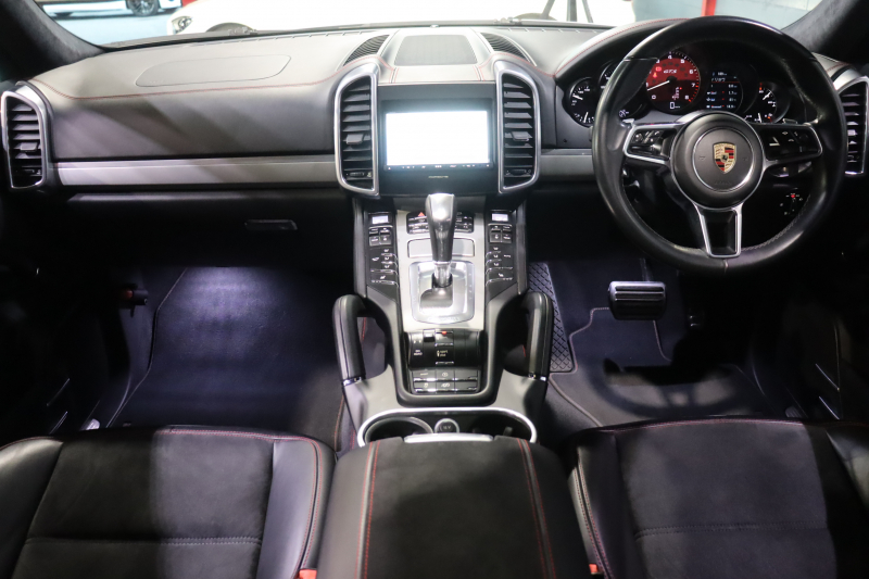 ポルシェ カイエン GTS GTSｲﾝﾃﾘｱPKG　後期ﾓﾃﾞﾙ PASM 専用ｱﾙｶﾝﾀｰﾗｺﾝﾋﾞﾚｻﾞｰｼｰﾄ ｻﾝﾙｰﾌ 8way電動ｼｰﾄ 純正ﾅﾋﾞ ﾌﾙｾｸﾞTV ｷｾﾉﾝ ｼｰﾄﾋｰﾀｰ ｱﾙｶﾝﾀｰﾗﾙｰﾌﾗｲﾅｰ 専用ｴｸｽﾃﾘｱ 20ｲﾝﾁRSｽﾊﾟｲﾀﾞｰｱﾙﾐ 有償色　2年保証