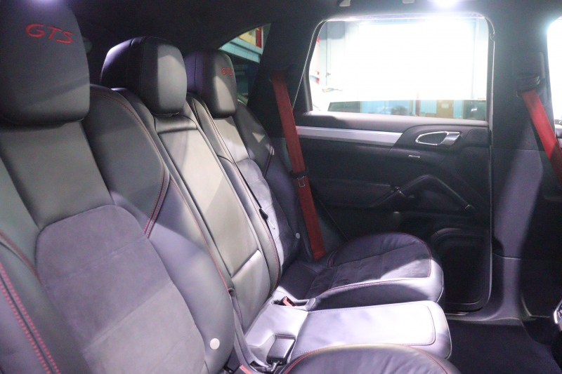 ポルシェ カイエン GTS GTSｲﾝﾃﾘｱPKG　後期ﾓﾃﾞﾙ PASM 専用ｱﾙｶﾝﾀｰﾗｺﾝﾋﾞﾚｻﾞｰｼｰﾄ ｻﾝﾙｰﾌ 8way電動ｼｰﾄ 純正ﾅﾋﾞ ﾌﾙｾｸﾞTV ｷｾﾉﾝ ｼｰﾄﾋｰﾀｰ ｱﾙｶﾝﾀｰﾗﾙｰﾌﾗｲﾅｰ 専用ｴｸｽﾃﾘｱ 20ｲﾝﾁRSｽﾊﾟｲﾀﾞｰｱﾙﾐ 有償色　2年保証