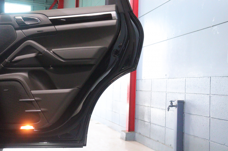 ポルシェ カイエン ﾌﾟﾗﾁﾅｴﾃﾞｨｼｮﾝ　特別仕様車 後期ﾓﾃﾞﾙ PASM ｱﾙｶﾝﾀｰﾗｺﾝﾋﾞｼｰﾄ(ｱｹﾞｰﾄｸﾞﾚｰ) ｻﾝﾙｰﾌ PCMﾅﾋﾞ BOSEｻｳﾝﾄﾞ CarPlay ｱｸﾃｨﾌﾞｸﾙｺﾝ ｴﾝﾄﾘｰﾄﾞﾗｲﾌﾞ PDLS付ｷｾﾉﾝﾍｯﾄﾞﾗｲﾄ ｽﾎﾟｰﾂﾃｰﾙﾊﾟｲﾌﾟ 21ｲﾝﾁｶｲｴﾝｸﾗｯｼｯｸｱﾙﾐ　2年保証