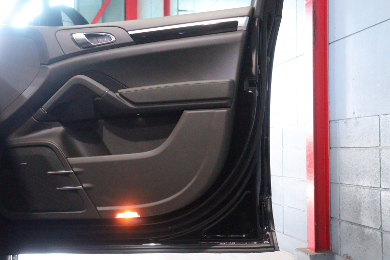 ポルシェ カイエン ﾌﾟﾗﾁﾅｴﾃﾞｨｼｮﾝ　特別仕様車 後期ﾓﾃﾞﾙ PASM ｱﾙｶﾝﾀｰﾗｺﾝﾋﾞｼｰﾄ(ｱｹﾞｰﾄｸﾞﾚｰ) ｻﾝﾙｰﾌ PCMﾅﾋﾞ BOSEｻｳﾝﾄﾞ CarPlay ｱｸﾃｨﾌﾞｸﾙｺﾝ ｴﾝﾄﾘｰﾄﾞﾗｲﾌﾞ PDLS付ｷｾﾉﾝﾍｯﾄﾞﾗｲﾄ ｽﾎﾟｰﾂﾃｰﾙﾊﾟｲﾌﾟ 21ｲﾝﾁｶｲｴﾝｸﾗｯｼｯｸｱﾙﾐ　2年保証