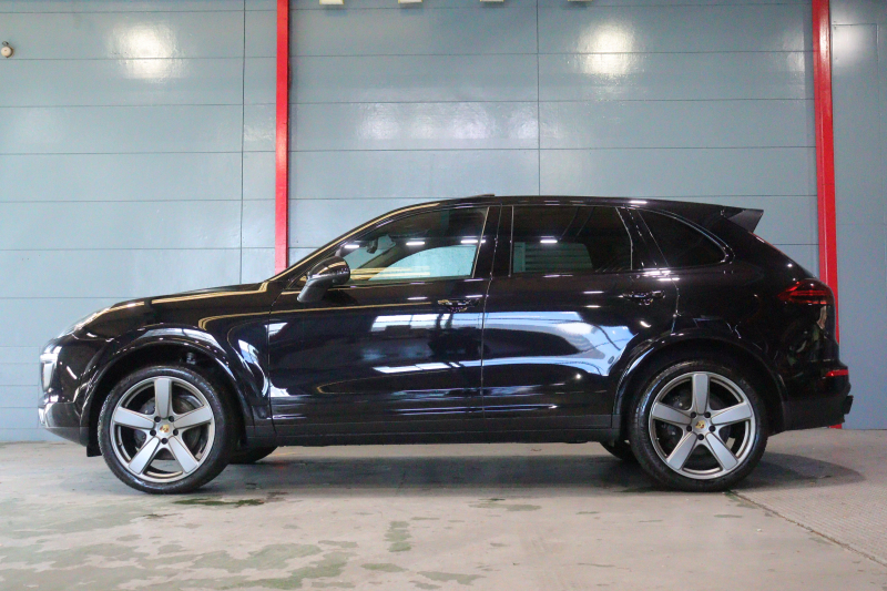 ポルシェ カイエン ﾌﾟﾗﾁﾅｴﾃﾞｨｼｮﾝ　特別仕様車 後期ﾓﾃﾞﾙ PASM ｱﾙｶﾝﾀｰﾗｺﾝﾋﾞｼｰﾄ(ｱｹﾞｰﾄｸﾞﾚｰ) ｻﾝﾙｰﾌ PCMﾅﾋﾞ BOSEｻｳﾝﾄﾞ CarPlay ｱｸﾃｨﾌﾞｸﾙｺﾝ ｴﾝﾄﾘｰﾄﾞﾗｲﾌﾞ PDLS付ｷｾﾉﾝﾍｯﾄﾞﾗｲﾄ ｽﾎﾟｰﾂﾃｰﾙﾊﾟｲﾌﾟ 21ｲﾝﾁｶｲｴﾝｸﾗｯｼｯｸｱﾙﾐ　2年保証