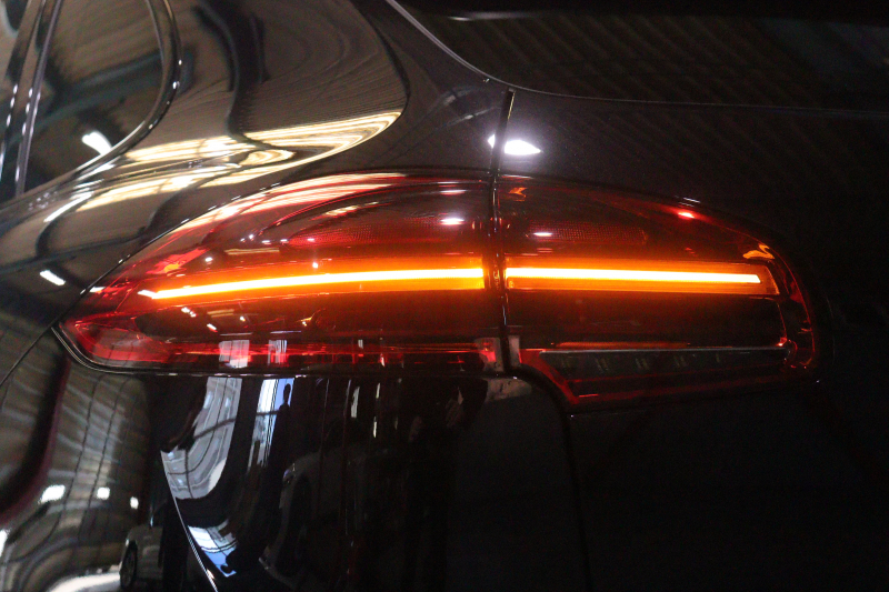 ポルシェ カイエン ﾌﾟﾗﾁﾅｴﾃﾞｨｼｮﾝ　特別仕様車 後期ﾓﾃﾞﾙ PASM ｱﾙｶﾝﾀｰﾗｺﾝﾋﾞｼｰﾄ(ｱｹﾞｰﾄｸﾞﾚｰ) ｻﾝﾙｰﾌ PCMﾅﾋﾞ BOSEｻｳﾝﾄﾞ CarPlay ｱｸﾃｨﾌﾞｸﾙｺﾝ ｴﾝﾄﾘｰﾄﾞﾗｲﾌﾞ PDLS付ｷｾﾉﾝﾍｯﾄﾞﾗｲﾄ ｽﾎﾟｰﾂﾃｰﾙﾊﾟｲﾌﾟ 21ｲﾝﾁｶｲｴﾝｸﾗｯｼｯｸｱﾙﾐ　2年保証