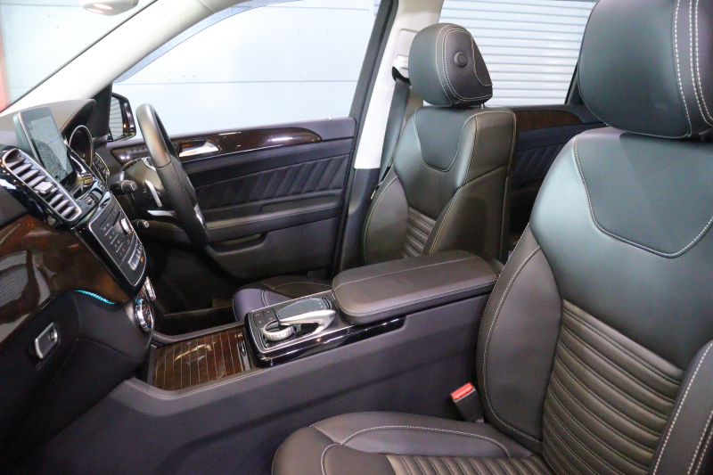 メルセデスベンツ GLS GLS350d 4MATIC ｽﾎﾟｰﾂ ﾚｰﾀﾞｰSP　黒ﾅｯﾊﾟ革 ｼｰﾄﾋｰﾀｰ ﾊﾟﾉﾗﾏｻﾝﾙｰﾌ 8ｲﾝﾁﾜｲﾄﾞﾅﾋﾞ ﾌﾙｾｸﾞTV harman/kardonｻｳﾝﾄﾞ CarPlay 360ｶﾒﾗ LEDﾍｯﾄﾞﾗｲﾄ 自動ﾘｱｹﾞｰﾄ 温冷ｶｯﾌﾟﾎﾙﾀﾞｰ AMGｴｱﾛ&20ｲﾝﾁｱﾙﾐ　2年保証