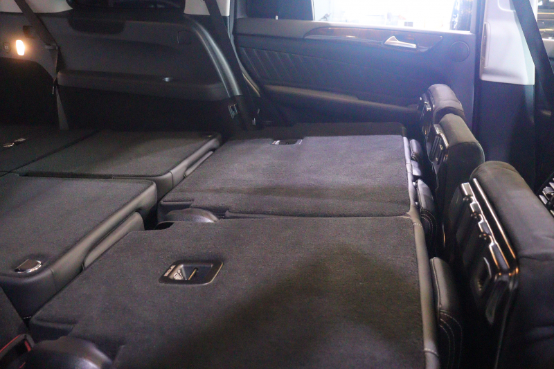 メルセデスベンツ GLS GLS350d 4MATIC ｽﾎﾟｰﾂ ﾚｰﾀﾞｰSP　黒ﾅｯﾊﾟ革 ｼｰﾄﾋｰﾀｰ ﾊﾟﾉﾗﾏｻﾝﾙｰﾌ 8ｲﾝﾁﾜｲﾄﾞﾅﾋﾞ ﾌﾙｾｸﾞTV harman/kardonｻｳﾝﾄﾞ CarPlay 360ｶﾒﾗ LEDﾍｯﾄﾞﾗｲﾄ 自動ﾘｱｹﾞｰﾄ 温冷ｶｯﾌﾟﾎﾙﾀﾞｰ AMGｴｱﾛ&20ｲﾝﾁｱﾙﾐ　2年保証