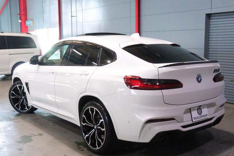 BMW Mシリーズ X4 M ｺﾝﾍﾟﾃｨｼｮﾝ　ﾄﾞﾗｲﾋﾞﾝｸﾞｱｼｽﾄﾌﾟﾗｽ ACC Mｽﾎﾟｰﾂｼｰﾄ(ｴｸｽﾃﾝﾄﾞﾚｻﾞｰﾒﾘﾉ) ﾊﾟﾉﾗﾏｻﾝﾙｰﾌ 第6世代iDriveﾅﾋﾞ harman/kardonｻｳﾝﾄﾞ HUD ｱﾀﾞﾌﾟﾃｨﾌﾞLED Mｽﾎﾟｰﾂｴｷｿﾞｰｽﾄ 専用ｴｸｽﾃﾘｱ 21ｲﾝﾁｱﾙﾐ 　2年保証