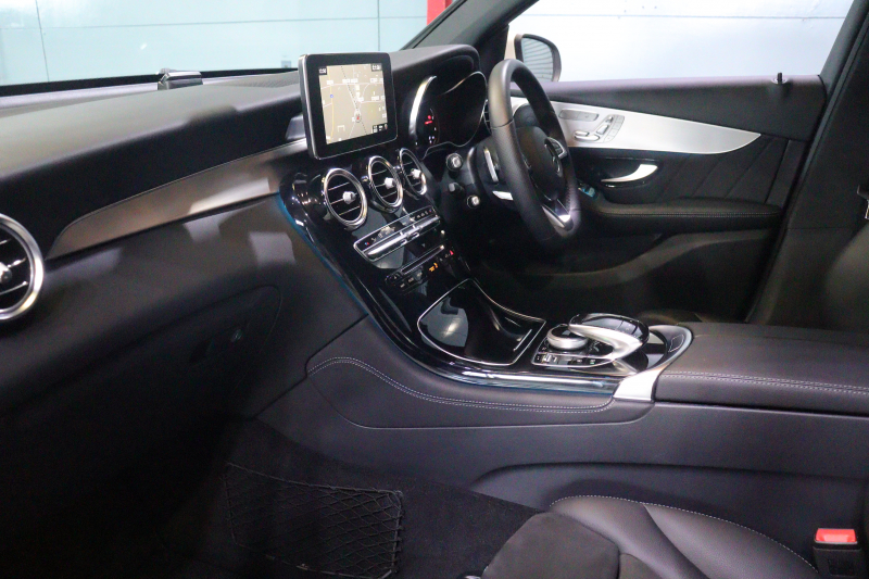 メルセデスベンツ GLCクーペ GLC220d 4MATIC ｸｰﾍﾟ ｽﾎﾟｰﾂ ﾚｰﾀﾞｰSP　ﾚｻﾞｰARTICO/DINAMICAｼｰﾄ 8.4ｲﾝﾁﾜｲﾄﾞﾅﾋﾞ ﾌﾙｾｸﾞTV ﾍｯﾄﾞｱｯﾌﾟﾃﾞｨｽﾌﾟﾚｲ LEDﾍｯﾄﾞﾗｲﾄ ｱﾝﾋﾞｴﾝﾄﾗｲﾄ 自動ﾘｱｹﾞｰﾄ ﾊﾝｽﾞﾌﾘｰA AMGｴｱﾛ&19ｲﾝﾁｱﾙﾐ　2年保証