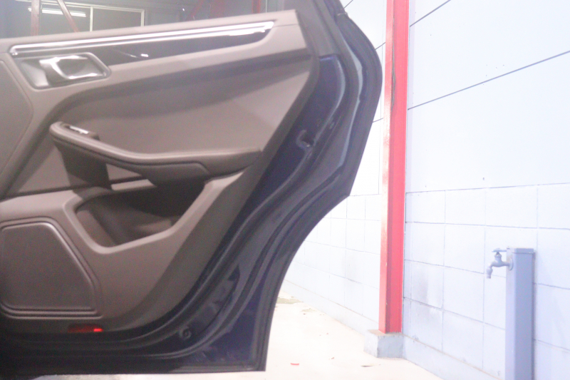 ポルシェ マカン S　ｴﾝﾄﾘｰﾄﾞﾗｲﾌﾞ ﾚｻﾞｰｲﾝﾃﾘｱ(ｻﾄﾞﾙﾌﾞﾗｳﾝ) PCMﾅﾋﾞ CarPlay 前後席ｼｰﾄﾋｰﾀｰ 14wayﾊﾟﾜｰｼｰﾄ ｷｾﾉﾝﾗｲﾄ 自動ﾘｱｹﾞｰﾄ ﾚｰﾝﾃﾞｨﾊﾟｰﾁｬｳｫｰﾆﾝｸﾞ 18ｲﾝﾁﾏｶﾝSﾎｲｰﾙ　2年保証