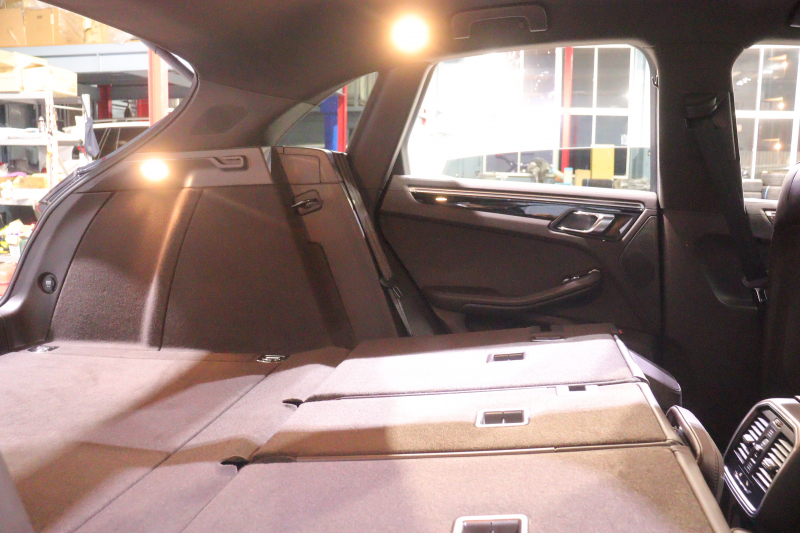 ポルシェ マカン S　ｴﾝﾄﾘｰﾄﾞﾗｲﾌﾞ ﾚｻﾞｰｲﾝﾃﾘｱ(ｻﾄﾞﾙﾌﾞﾗｳﾝ) PCMﾅﾋﾞ CarPlay 前後席ｼｰﾄﾋｰﾀｰ 14wayﾊﾟﾜｰｼｰﾄ ｷｾﾉﾝﾗｲﾄ 自動ﾘｱｹﾞｰﾄ ﾚｰﾝﾃﾞｨﾊﾟｰﾁｬｳｫｰﾆﾝｸﾞ 18ｲﾝﾁﾏｶﾝSﾎｲｰﾙ　2年保証