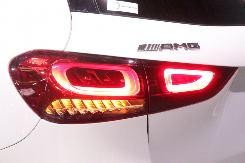 メルセデスベンツ GLA GLA45 S 4MATIC+ AMGﾊﾟﾌｫｰﾏﾝｽ&ｱﾄﾞﾊﾞﾝｽﾄﾞP ﾚｰﾀﾞｰSP　本革(ｸﾗｼｯｸﾚｯﾄﾞ/ﾌﾞﾗｯｸ) ﾊﾟﾌｫｰﾏﾝｽｼｰﾄ ﾊﾟﾉﾗﾏｻﾝﾙｰﾌ 10.25ｲﾝﾁﾜｲﾄﾞﾅﾋﾞ Burmesterｻｳﾝﾄﾞ ｼｰﾄﾋｰﾀｰ/ﾍﾞﾝﾁﾚｰﾀｰ ﾍｯﾄﾞｱｯﾌﾟﾃﾞｨｽﾌﾟﾚｲ 360ｶﾒﾗ　2年保証