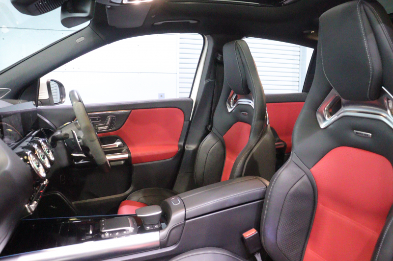 メルセデスベンツ GLA GLA45 S 4MATIC+ AMGﾊﾟﾌｫｰﾏﾝｽ&ｱﾄﾞﾊﾞﾝｽﾄﾞP ﾚｰﾀﾞｰSP　本革(ｸﾗｼｯｸﾚｯﾄﾞ/ﾌﾞﾗｯｸ) ﾊﾟﾌｫｰﾏﾝｽｼｰﾄ ﾊﾟﾉﾗﾏｻﾝﾙｰﾌ 10.25ｲﾝﾁﾜｲﾄﾞﾅﾋﾞ Burmesterｻｳﾝﾄﾞ ｼｰﾄﾋｰﾀｰ/ﾍﾞﾝﾁﾚｰﾀｰ ﾍｯﾄﾞｱｯﾌﾟﾃﾞｨｽﾌﾟﾚｲ 360ｶﾒﾗ　2年保証