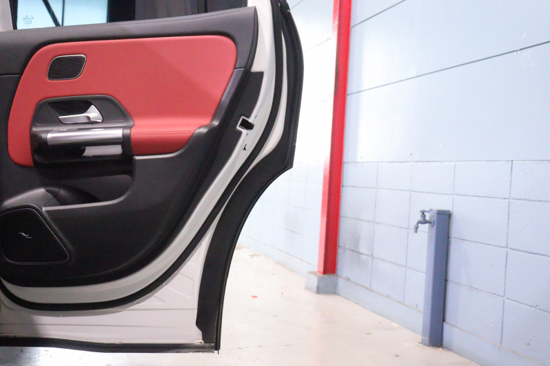 メルセデスベンツ GLA GLA45 S 4MATIC+ AMGﾊﾟﾌｫｰﾏﾝｽ&ｱﾄﾞﾊﾞﾝｽﾄﾞP ﾚｰﾀﾞｰSP　本革(ｸﾗｼｯｸﾚｯﾄﾞ/ﾌﾞﾗｯｸ) ﾊﾟﾌｫｰﾏﾝｽｼｰﾄ ﾊﾟﾉﾗﾏｻﾝﾙｰﾌ 10.25ｲﾝﾁﾜｲﾄﾞﾅﾋﾞ Burmesterｻｳﾝﾄﾞ ｼｰﾄﾋｰﾀｰ/ﾍﾞﾝﾁﾚｰﾀｰ ﾍｯﾄﾞｱｯﾌﾟﾃﾞｨｽﾌﾟﾚｲ 360ｶﾒﾗ　2年保証