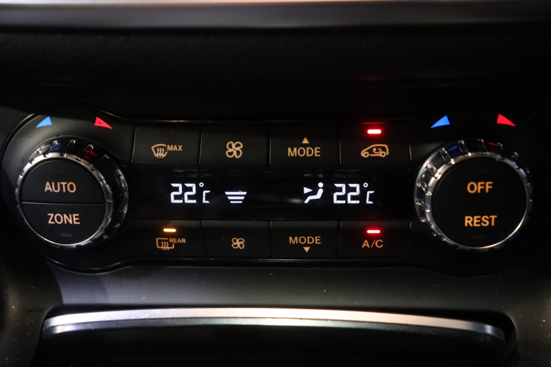 メルセデスベンツ GLA GLA220 4MATIC ﾚｻﾞｰｴｸｽｸﾙｰｼﾌﾞ&ﾌﾟﾚﾐｱﾑP ﾚｰﾀﾞｰSP　後期ﾓﾃﾞﾙ 黒本革 ﾊﾟﾉﾗﾏｻﾝﾙｰﾌ 8ｲﾝﾁﾜｲﾄﾞﾅﾋﾞ CarPlay harman/kardonｻｳﾝﾄﾞ LEDﾍｯﾄﾞﾗｲﾄ ｱｸﾃｨﾌﾞｸﾙｺﾝ 自動ﾘｱｹﾞｰﾄ 18ｲﾝﾁｱﾙﾐ　2年保証