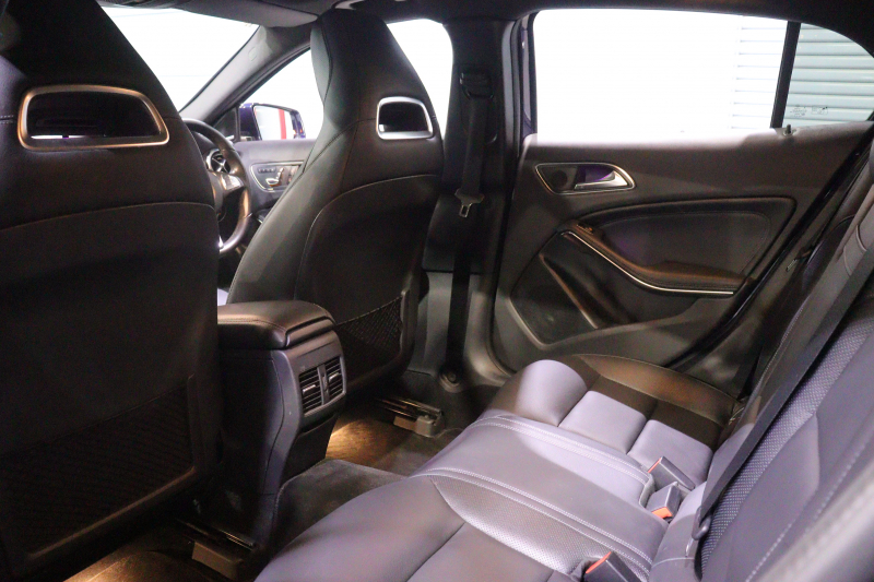 メルセデスベンツ GLA GLA220 4MATIC ﾚｻﾞｰｴｸｽｸﾙｰｼﾌﾞ&ﾌﾟﾚﾐｱﾑP ﾚｰﾀﾞｰSP　後期ﾓﾃﾞﾙ 黒本革 ﾊﾟﾉﾗﾏｻﾝﾙｰﾌ 8ｲﾝﾁﾜｲﾄﾞﾅﾋﾞ CarPlay harman/kardonｻｳﾝﾄﾞ LEDﾍｯﾄﾞﾗｲﾄ ｱｸﾃｨﾌﾞｸﾙｺﾝ 自動ﾘｱｹﾞｰﾄ 18ｲﾝﾁｱﾙﾐ　2年保証