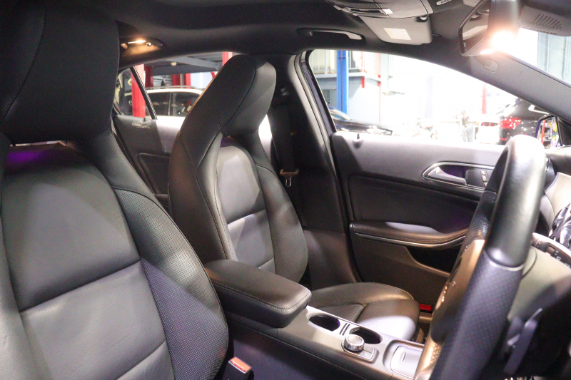 メルセデスベンツ GLA GLA220 4MATIC ﾚｻﾞｰｴｸｽｸﾙｰｼﾌﾞ&ﾌﾟﾚﾐｱﾑP ﾚｰﾀﾞｰSP　後期ﾓﾃﾞﾙ 黒本革 ﾊﾟﾉﾗﾏｻﾝﾙｰﾌ 8ｲﾝﾁﾜｲﾄﾞﾅﾋﾞ CarPlay harman/kardonｻｳﾝﾄﾞ LEDﾍｯﾄﾞﾗｲﾄ ｱｸﾃｨﾌﾞｸﾙｺﾝ 自動ﾘｱｹﾞｰﾄ 18ｲﾝﾁｱﾙﾐ　2年保証