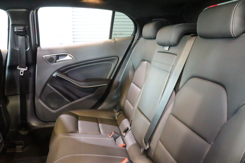 メルセデスベンツ GLA GLA220 4MATIC ﾌﾟﾚﾐｱﾑP ﾚｰﾀﾞｰSP　後期ﾓﾃﾞﾙ 黒革 ﾊﾟﾉﾗﾏｻﾝﾙｰﾌ 8ｲﾝﾁﾜｲﾄﾞﾅﾋﾞ CarPlay harman/kardonｻｳﾝﾄﾞ LEDﾍｯﾄﾞﾗｲﾄ ｱｸﾃｨﾌﾞｸﾙｺﾝ 自動ﾘｱｹﾞｰﾄ 18ｲﾝﾁｱﾙﾐ　2年保証