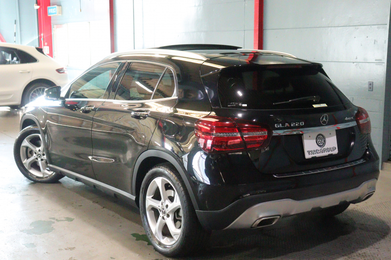 メルセデスベンツ GLA GLA220 4MATIC ﾌﾟﾚﾐｱﾑP ﾚｰﾀﾞｰSP　後期ﾓﾃﾞﾙ 黒革 ﾊﾟﾉﾗﾏｻﾝﾙｰﾌ 8ｲﾝﾁﾜｲﾄﾞﾅﾋﾞ CarPlay harman/kardonｻｳﾝﾄﾞ LEDﾍｯﾄﾞﾗｲﾄ ｱｸﾃｨﾌﾞｸﾙｺﾝ 自動ﾘｱｹﾞｰﾄ 18ｲﾝﾁｱﾙﾐ　2年保証