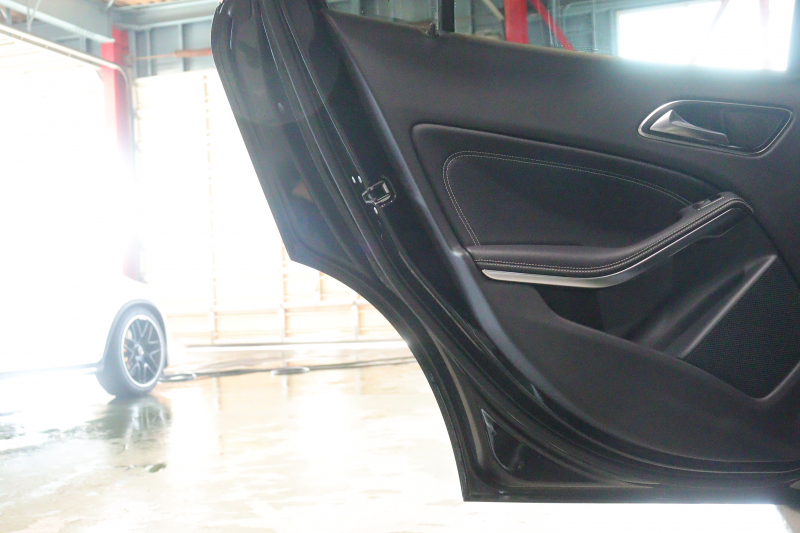 メルセデスベンツ GLA GLA220 4MATIC ﾌﾟﾚﾐｱﾑP ﾚｰﾀﾞｰSP　後期ﾓﾃﾞﾙ 黒革 ﾊﾟﾉﾗﾏｻﾝﾙｰﾌ 8ｲﾝﾁﾜｲﾄﾞﾅﾋﾞ CarPlay harman/kardonｻｳﾝﾄﾞ LEDﾍｯﾄﾞﾗｲﾄ ｱｸﾃｨﾌﾞｸﾙｺﾝ 自動ﾘｱｹﾞｰﾄ 18ｲﾝﾁｱﾙﾐ　2年保証