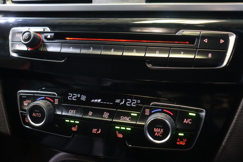 BMW X1 xDrive 18d ｱｰﾊﾞﾆｽﾀ　特別限定車 1ｵﾅ 専用ｶﾗｰ Aｱｸﾃｨﾌﾞ･ｾｰﾌﾃｨ ACC 茶革 純正ﾅﾋﾞ Bｶﾒﾗ ﾍｯﾄﾞｱｯﾌﾟD 19ｲﾝﾁAW(ｽﾀｲﾘﾝｸﾞ551) ｱﾝﾋﾞｴﾝﾄﾗｲﾄ LEDﾗｲﾄ 自動ﾘｱｹﾞｰﾄ　2年保証付