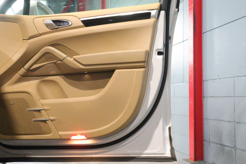 ポルシェ カイエン ﾌﾟﾗﾁﾅｴﾃﾞｨｼｮﾝ　特別仕様車 後期ﾓﾃﾞﾙ MY17 ｱﾙｶﾝﾀｰﾗｺﾝﾋﾞｼｰﾄ(ﾙｸｿｰﾙﾍﾞｰｼﾞｭ) PCMﾅﾋﾞ BOSEｻｳﾝﾄﾞ CarPlay PDLS付ｷｾﾉﾝﾍｯﾄﾞﾗｲﾄ ﾎﾞﾃﾞｨ同色ｴｸｽﾃﾘｱ 19ｲﾝﾁｶｲｴﾝﾀｰﾎﾞｱﾙﾐ 有償色　2年保証