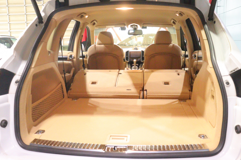 ポルシェ カイエン ﾌﾟﾗﾁﾅｴﾃﾞｨｼｮﾝ　特別仕様車 後期ﾓﾃﾞﾙ MY17 ｱﾙｶﾝﾀｰﾗｺﾝﾋﾞｼｰﾄ(ﾙｸｿｰﾙﾍﾞｰｼﾞｭ) PCMﾅﾋﾞ BOSEｻｳﾝﾄﾞ CarPlay PDLS付ｷｾﾉﾝﾍｯﾄﾞﾗｲﾄ ﾎﾞﾃﾞｨ同色ｴｸｽﾃﾘｱ 19ｲﾝﾁｶｲｴﾝﾀｰﾎﾞｱﾙﾐ 有償色　2年保証