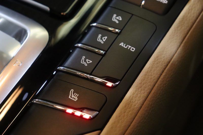 ポルシェ カイエン ﾌﾟﾗﾁﾅｴﾃﾞｨｼｮﾝ　特別仕様車 後期ﾓﾃﾞﾙ MY17 ｱﾙｶﾝﾀｰﾗｺﾝﾋﾞｼｰﾄ(ﾙｸｿｰﾙﾍﾞｰｼﾞｭ) PCMﾅﾋﾞ BOSEｻｳﾝﾄﾞ CarPlay PDLS付ｷｾﾉﾝﾍｯﾄﾞﾗｲﾄ ﾎﾞﾃﾞｨ同色ｴｸｽﾃﾘｱ 19ｲﾝﾁｶｲｴﾝﾀｰﾎﾞｱﾙﾐ 有償色　2年保証