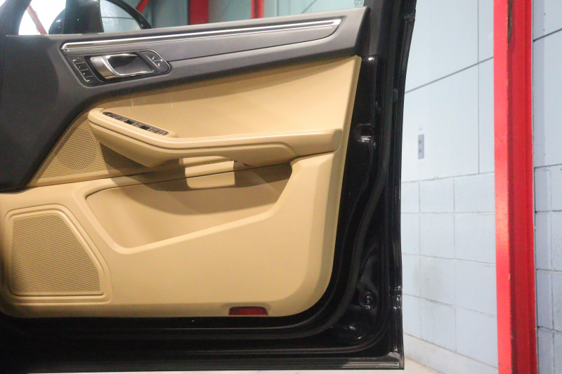 ポルシェ マカン ﾂｰﾄｰﾝﾚｻﾞｰｲﾝﾃﾘｱ(ﾍﾞｰｼﾞｭ/ﾌﾞﾗｯｸ) ﾍﾞｰｼﾞｭﾚｻﾞｰｼｰﾄ ｼｰﾄﾋｰﾀｰ PCMﾅﾋﾞ Bluetooth ﾊﾞｯｸ/ｻｲﾄﾞｶﾒﾗ 8way電動ｼｰﾄ ﾚｰﾝﾃﾞｨﾊﾟｰﾁｬｳｫｰﾆﾝｸﾞ ｷｾﾉﾝﾍｯﾄﾞﾗｲﾄ 19ｲﾝﾁﾏｶﾝﾀｰﾎﾞAW　2年保証