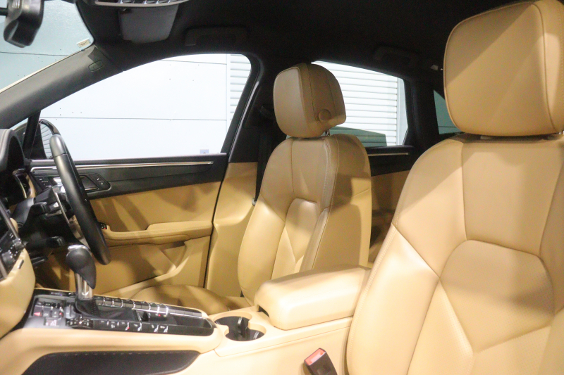 ポルシェ マカン ﾂｰﾄｰﾝﾚｻﾞｰｲﾝﾃﾘｱ(ﾍﾞｰｼﾞｭ/ﾌﾞﾗｯｸ) ﾍﾞｰｼﾞｭﾚｻﾞｰｼｰﾄ ｼｰﾄﾋｰﾀｰ PCMﾅﾋﾞ Bluetooth ﾊﾞｯｸ/ｻｲﾄﾞｶﾒﾗ 8way電動ｼｰﾄ ﾚｰﾝﾃﾞｨﾊﾟｰﾁｬｳｫｰﾆﾝｸﾞ ｷｾﾉﾝﾍｯﾄﾞﾗｲﾄ 19ｲﾝﾁﾏｶﾝﾀｰﾎﾞAW　2年保証