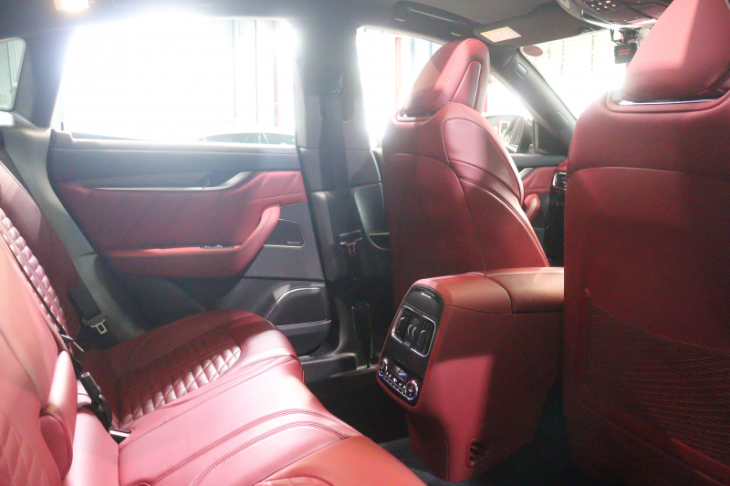 マセラティ レヴァンテ S ｸﾞﾗﾝｽﾎﾟｰﾂ　後期 NEWｼﾌﾄ ADAS ACC LDW BSA ﾚｯﾄﾞﾚｻﾞｰｼｰﾄ ﾊﾟﾉﾗﾏｻﾝﾙｰﾌ MTCﾅﾋﾞ ﾌﾙｾｸﾞTV harman/kardon CarPlar ｽｶｲﾌｯｸ LEDﾍｯﾄﾞﾗｲﾄ ｿﾌﾄﾄﾞｱｸﾛｰｼﾞｬｰ 自動ﾘｱｹﾞｰﾄ 専用ｴｸﾃﾘｱ 20ｲﾝﾁﾍﾘｵｽAW 　2年保証