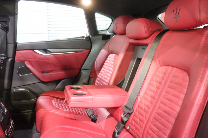 マセラティ レヴァンテ S ｸﾞﾗﾝｽﾎﾟｰﾂ　後期 NEWｼﾌﾄ ADAS ACC LDW BSA ﾚｯﾄﾞﾚｻﾞｰｼｰﾄ ﾊﾟﾉﾗﾏｻﾝﾙｰﾌ MTCﾅﾋﾞ ﾌﾙｾｸﾞTV harman/kardon CarPlar ｽｶｲﾌｯｸ LEDﾍｯﾄﾞﾗｲﾄ ｿﾌﾄﾄﾞｱｸﾛｰｼﾞｬｰ 自動ﾘｱｹﾞｰﾄ 専用ｴｸﾃﾘｱ 20ｲﾝﾁﾍﾘｵｽAW 　2年保証