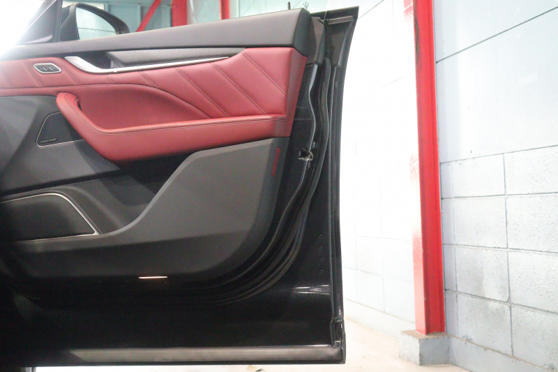 マセラティ レヴァンテ S ｸﾞﾗﾝｽﾎﾟｰﾂ　後期 NEWｼﾌﾄ ADAS ACC LDW BSA ﾚｯﾄﾞﾚｻﾞｰｼｰﾄ ﾊﾟﾉﾗﾏｻﾝﾙｰﾌ MTCﾅﾋﾞ ﾌﾙｾｸﾞTV harman/kardon CarPlar ｽｶｲﾌｯｸ LEDﾍｯﾄﾞﾗｲﾄ ｿﾌﾄﾄﾞｱｸﾛｰｼﾞｬｰ 自動ﾘｱｹﾞｰﾄ 専用ｴｸﾃﾘｱ 20ｲﾝﾁﾍﾘｵｽAW 　2年保証