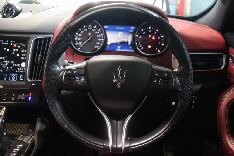 マセラティ レヴァンテ S ｸﾞﾗﾝｽﾎﾟｰﾂ　後期 NEWｼﾌﾄ ADAS ACC LDW BSA ﾚｯﾄﾞﾚｻﾞｰｼｰﾄ ﾊﾟﾉﾗﾏｻﾝﾙｰﾌ MTCﾅﾋﾞ ﾌﾙｾｸﾞTV harman/kardon CarPlar ｽｶｲﾌｯｸ LEDﾍｯﾄﾞﾗｲﾄ ｿﾌﾄﾄﾞｱｸﾛｰｼﾞｬｰ 自動ﾘｱｹﾞｰﾄ 専用ｴｸﾃﾘｱ 20ｲﾝﾁﾍﾘｵｽAW 　2年保証