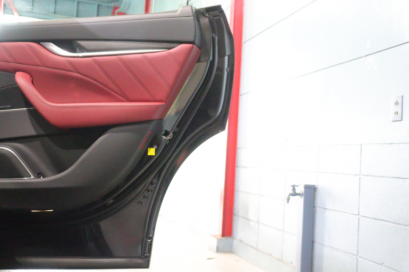 マセラティ レヴァンテ S ｸﾞﾗﾝｽﾎﾟｰﾂ　後期 NEWｼﾌﾄ ADAS ACC LDW BSA ﾚｯﾄﾞﾚｻﾞｰｼｰﾄ ﾊﾟﾉﾗﾏｻﾝﾙｰﾌ MTCﾅﾋﾞ ﾌﾙｾｸﾞTV harman/kardon CarPlar ｽｶｲﾌｯｸ LEDﾍｯﾄﾞﾗｲﾄ ｿﾌﾄﾄﾞｱｸﾛｰｼﾞｬｰ 自動ﾘｱｹﾞｰﾄ 専用ｴｸﾃﾘｱ 20ｲﾝﾁﾍﾘｵｽAW 　2年保証