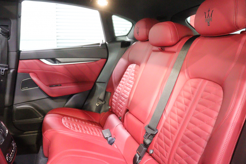 マセラティ レヴァンテ S ｸﾞﾗﾝｽﾎﾟｰﾂ　後期 NEWｼﾌﾄ ADAS ACC LDW BSA ﾚｯﾄﾞﾚｻﾞｰｼｰﾄ ﾊﾟﾉﾗﾏｻﾝﾙｰﾌ MTCﾅﾋﾞ ﾌﾙｾｸﾞTV harman/kardon CarPlar ｽｶｲﾌｯｸ LEDﾍｯﾄﾞﾗｲﾄ ｿﾌﾄﾄﾞｱｸﾛｰｼﾞｬｰ 自動ﾘｱｹﾞｰﾄ 専用ｴｸﾃﾘｱ 20ｲﾝﾁﾍﾘｵｽAW 　2年保証