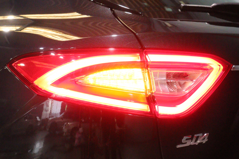 マセラティ レヴァンテ S ｸﾞﾗﾝｽﾎﾟｰﾂ　後期 NEWｼﾌﾄ ADAS ACC LDW BSA ﾚｯﾄﾞﾚｻﾞｰｼｰﾄ ﾊﾟﾉﾗﾏｻﾝﾙｰﾌ MTCﾅﾋﾞ ﾌﾙｾｸﾞTV harman/kardon CarPlar ｽｶｲﾌｯｸ LEDﾍｯﾄﾞﾗｲﾄ ｿﾌﾄﾄﾞｱｸﾛｰｼﾞｬｰ 自動ﾘｱｹﾞｰﾄ 専用ｴｸﾃﾘｱ 20ｲﾝﾁﾍﾘｵｽAW 　2年保証