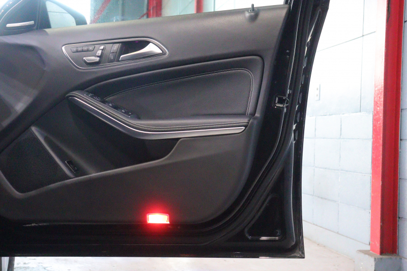 メルセデスベンツ GLA GLA220 4MATIC ﾌﾟﾚﾐｱﾑP ﾚｰﾀﾞｰSP　1ｵｰﾅｰ 後期ﾓﾃﾞﾙ 黒革 ﾊﾟﾉﾗﾏｻﾝﾙｰﾌ 8ｲﾝﾁﾜｲﾄﾞﾅﾋﾞ CarPlay harman/kardonｻｳﾝﾄﾞ LEDﾍｯﾄﾞﾗｲﾄ ｱｸﾃｨﾌﾞｸﾙｺﾝ 自動ﾘｱｹﾞｰﾄ 18ｲﾝﾁｱﾙﾐ　2年保証