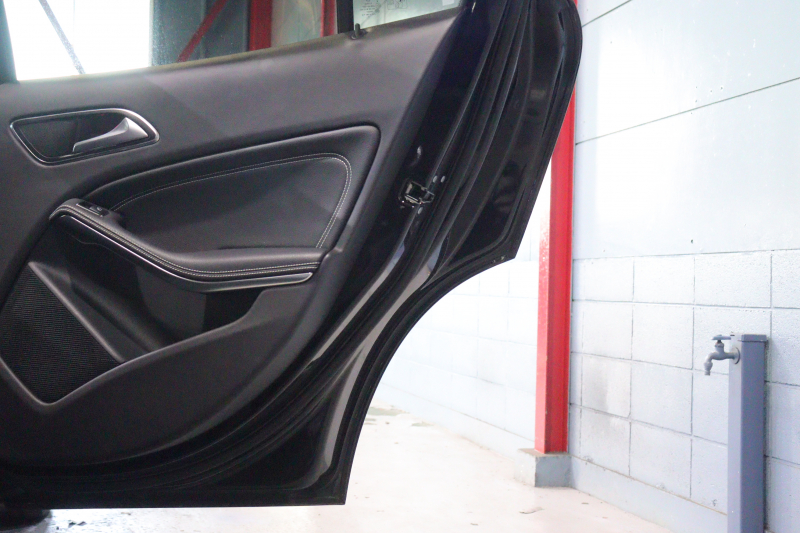 メルセデスベンツ GLA GLA220 4MATIC ﾌﾟﾚﾐｱﾑP ﾚｰﾀﾞｰSP　1ｵｰﾅｰ 後期ﾓﾃﾞﾙ 黒革 ﾊﾟﾉﾗﾏｻﾝﾙｰﾌ 8ｲﾝﾁﾜｲﾄﾞﾅﾋﾞ CarPlay harman/kardonｻｳﾝﾄﾞ LEDﾍｯﾄﾞﾗｲﾄ ｱｸﾃｨﾌﾞｸﾙｺﾝ 自動ﾘｱｹﾞｰﾄ 18ｲﾝﾁｱﾙﾐ　2年保証