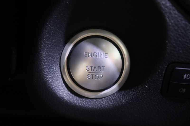 メルセデスベンツ GLA GLA220 4MATIC ﾌﾟﾚﾐｱﾑP ﾚｰﾀﾞｰSP　1ｵｰﾅｰ 後期ﾓﾃﾞﾙ 黒革 ﾊﾟﾉﾗﾏｻﾝﾙｰﾌ 8ｲﾝﾁﾜｲﾄﾞﾅﾋﾞ CarPlay harman/kardonｻｳﾝﾄﾞ LEDﾍｯﾄﾞﾗｲﾄ ｱｸﾃｨﾌﾞｸﾙｺﾝ 自動ﾘｱｹﾞｰﾄ 18ｲﾝﾁｱﾙﾐ　2年保証