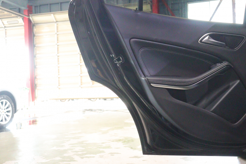 メルセデスベンツ GLA GLA220 4MATIC ﾌﾟﾚﾐｱﾑP ﾚｰﾀﾞｰSP　1ｵｰﾅｰ 後期ﾓﾃﾞﾙ 黒革 ﾊﾟﾉﾗﾏｻﾝﾙｰﾌ 8ｲﾝﾁﾜｲﾄﾞﾅﾋﾞ CarPlay harman/kardonｻｳﾝﾄﾞ LEDﾍｯﾄﾞﾗｲﾄ ｱｸﾃｨﾌﾞｸﾙｺﾝ 自動ﾘｱｹﾞｰﾄ 18ｲﾝﾁｱﾙﾐ　2年保証