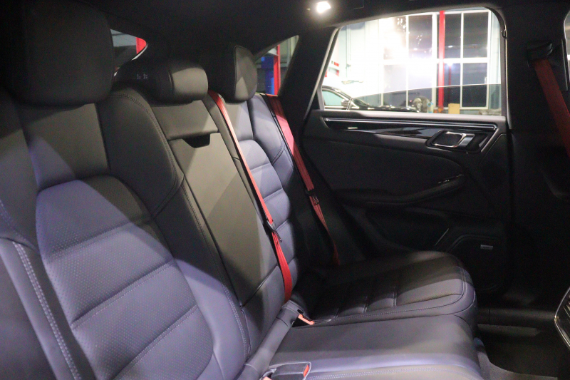 ポルシェ マカン ｽﾎﾟｰﾂｸﾛﾉP　後期ﾓﾃﾞﾙ PASM 黒本革 18way電動ｼｰﾄ PCMﾅﾋﾞ BOSEｻｳﾝﾄﾞ CarPlay ｱｸﾃｨﾌﾞｸﾙｺﾝ ﾚｰﾝｷｰﾌﾟ&ﾚｰﾝﾁｪﾝｼﾞｱｼｽﾄ PDLS付LEDﾍｯﾄﾞﾗｲﾄ ｴﾝﾄﾘｰﾄﾞﾗｲﾌﾞ ﾍﾞﾝﾁﾚｰﾀｰ ｼｰﾄﾋｰﾀｰ 360ｶﾒﾗ 　2年保証