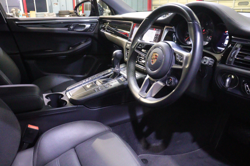 ポルシェ マカン ｽﾎﾟｰﾂｸﾛﾉP　後期ﾓﾃﾞﾙ PASM 黒本革 18way電動ｼｰﾄ PCMﾅﾋﾞ BOSEｻｳﾝﾄﾞ CarPlay ｱｸﾃｨﾌﾞｸﾙｺﾝ ﾚｰﾝｷｰﾌﾟ&ﾚｰﾝﾁｪﾝｼﾞｱｼｽﾄ PDLS付LEDﾍｯﾄﾞﾗｲﾄ ｴﾝﾄﾘｰﾄﾞﾗｲﾌﾞ ﾍﾞﾝﾁﾚｰﾀｰ ｼｰﾄﾋｰﾀｰ 360ｶﾒﾗ 　2年保証